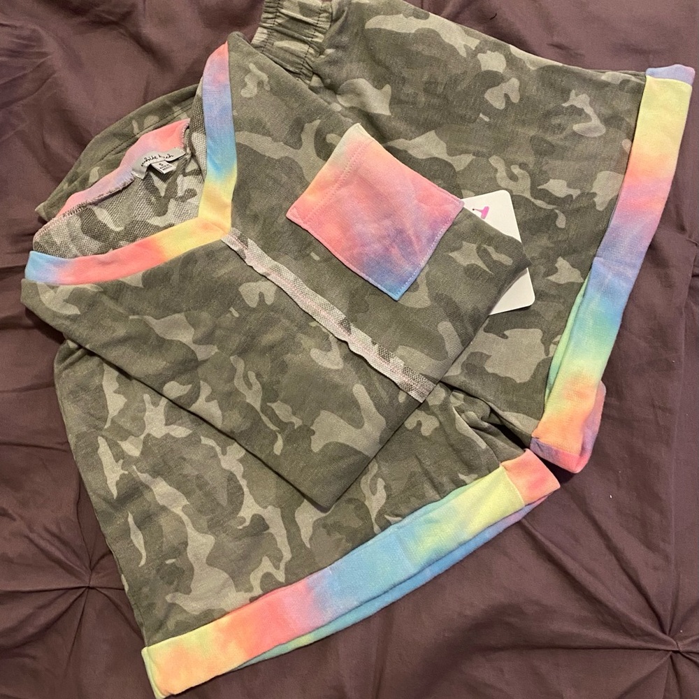 NWT camo lounge set. Shorts/short sleeve shirt.